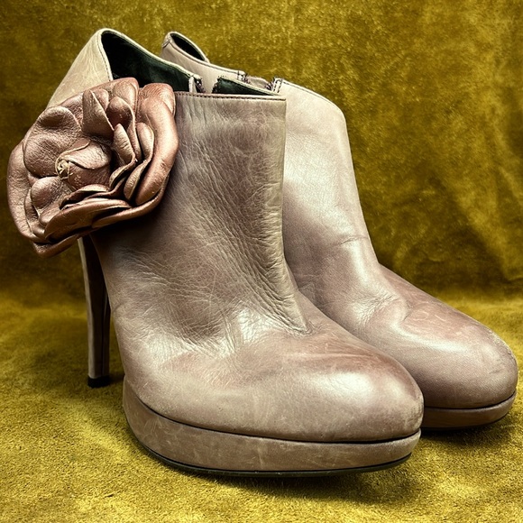 Kelsi Dagger Leather Flower Heels (DT)